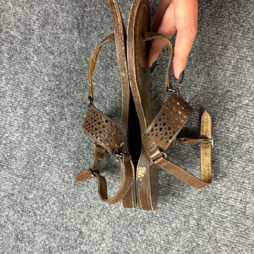 FRYE Women’s Rachel Perf Sling Brown Leather Sandal size: 8 - Picture 5 of 10